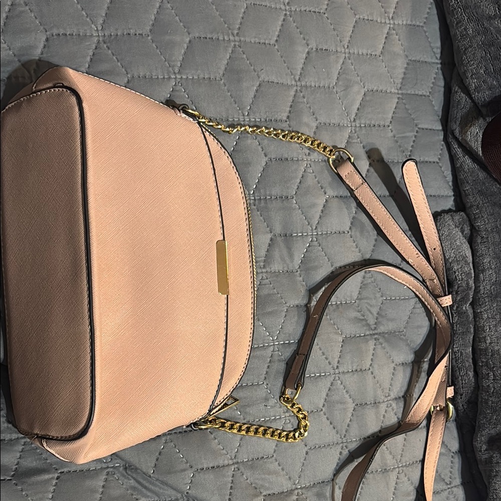 FashionPuzzle Saffiano Small Dome Crossbody bag with Chain Strap (used)